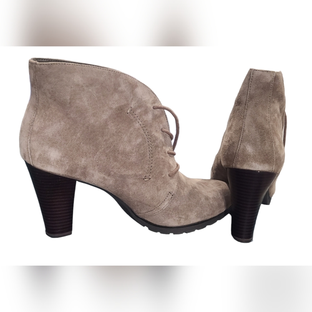 White Mountain Genuine Leather Heels